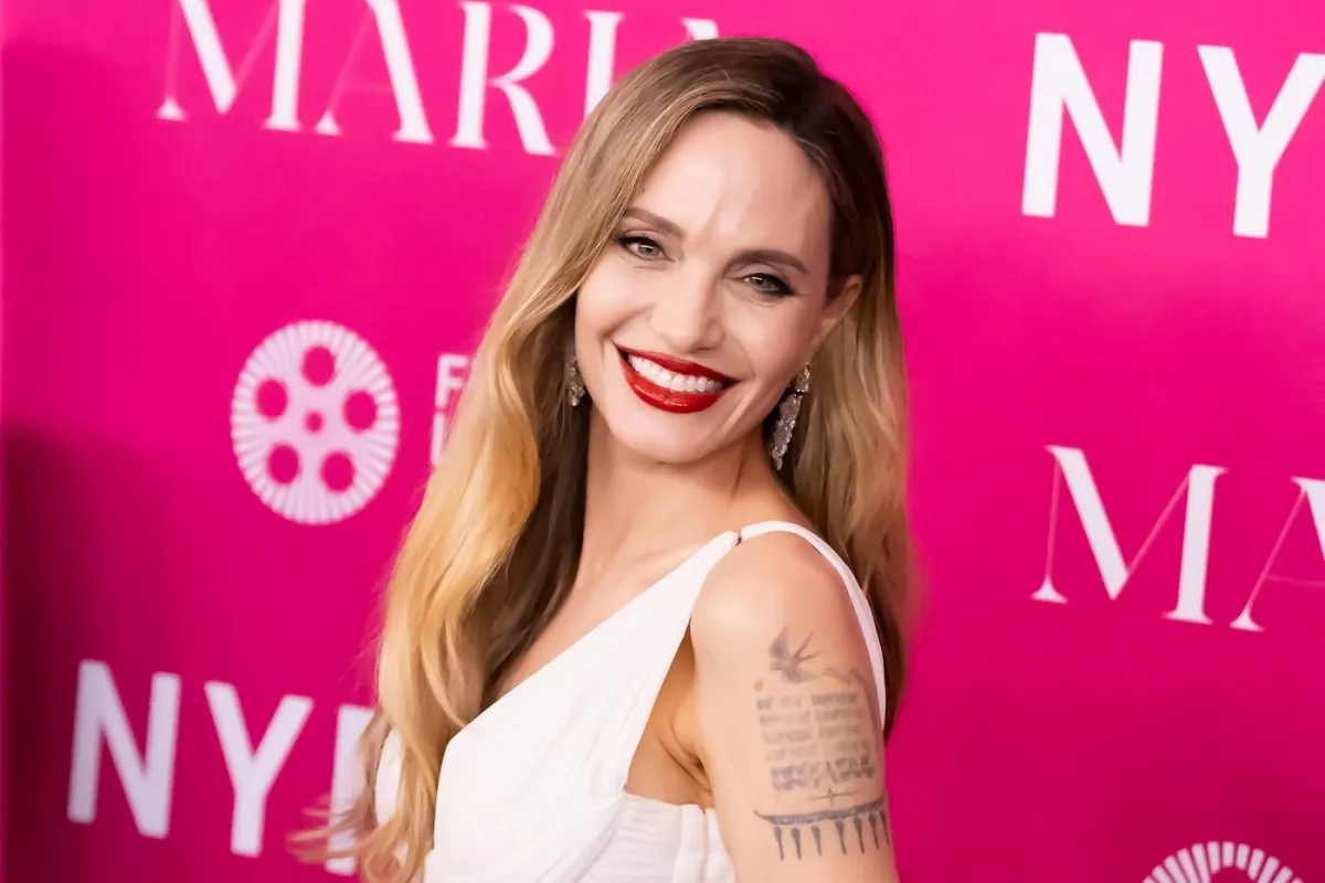 Kilenc évvel fiatalabb sztárral jár Angelina Jolie? - Előkerültek a képek