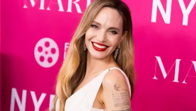 Kilenc évvel fiatalabb sztárral jár Angelina Jolie? - Előkerültek a képek