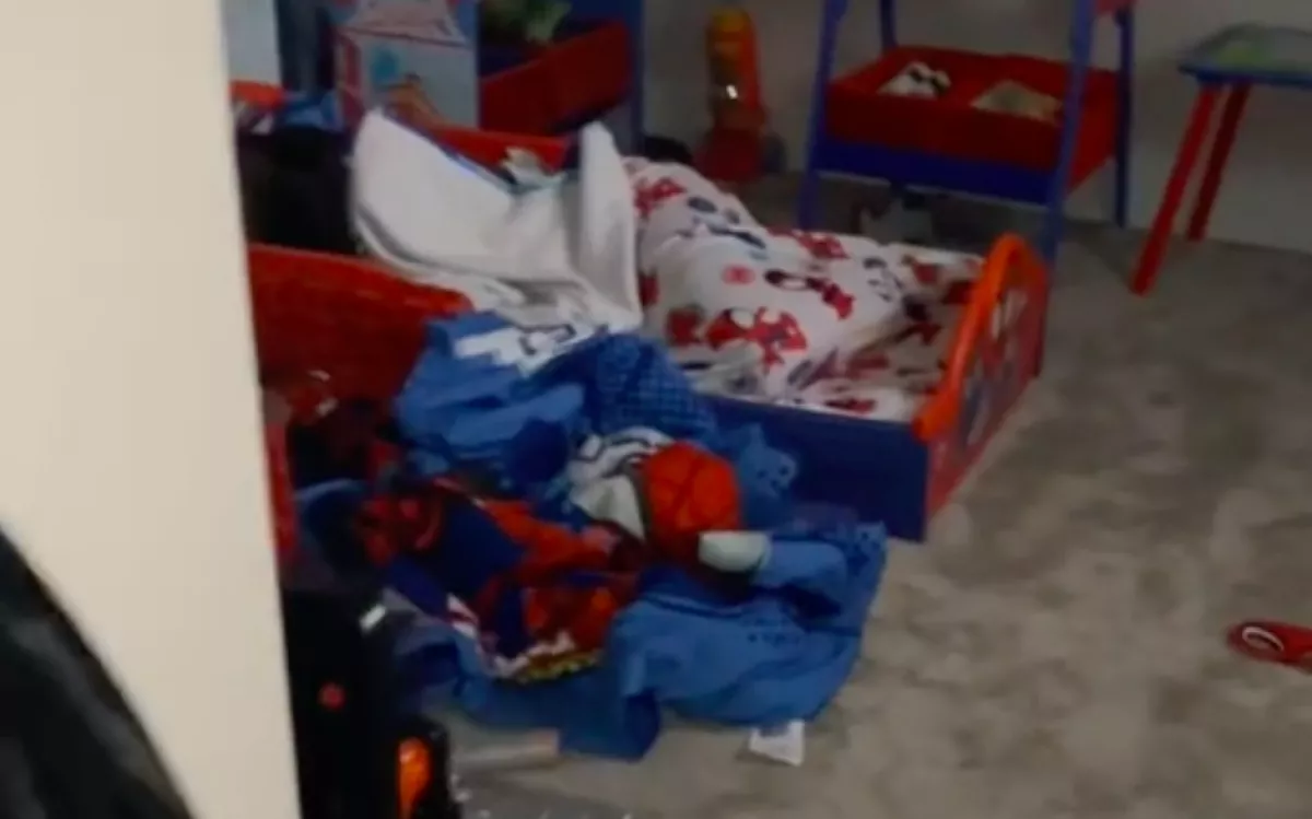 Aludni vitte az apa a fiát: amikor a nő rájuk nézett, leesett az álla - Videó