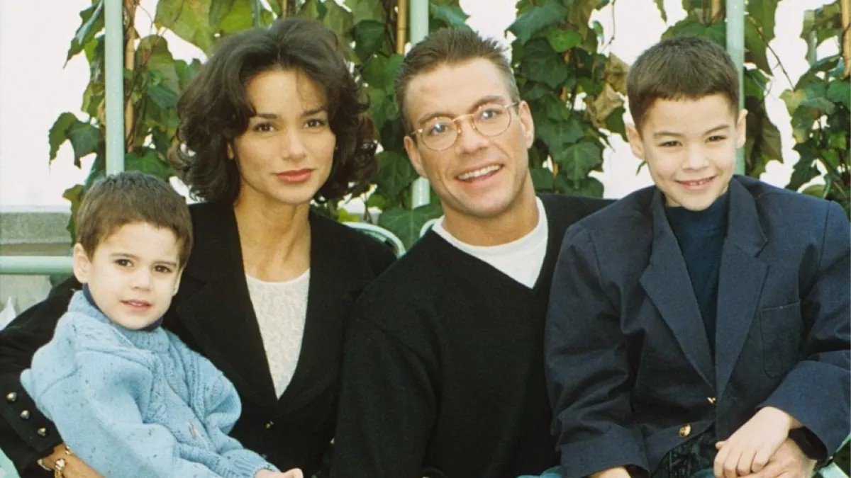 Kisfiúnak hitték régen: brutális bombázó lett Jean-Claude Van Damme lányából - Fotók