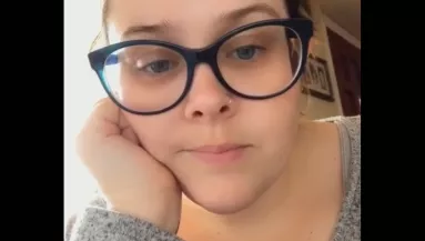 Megdöbbent Anna a repülőútja után: hogy került ez a cetli a bőröndjébe? - Videó