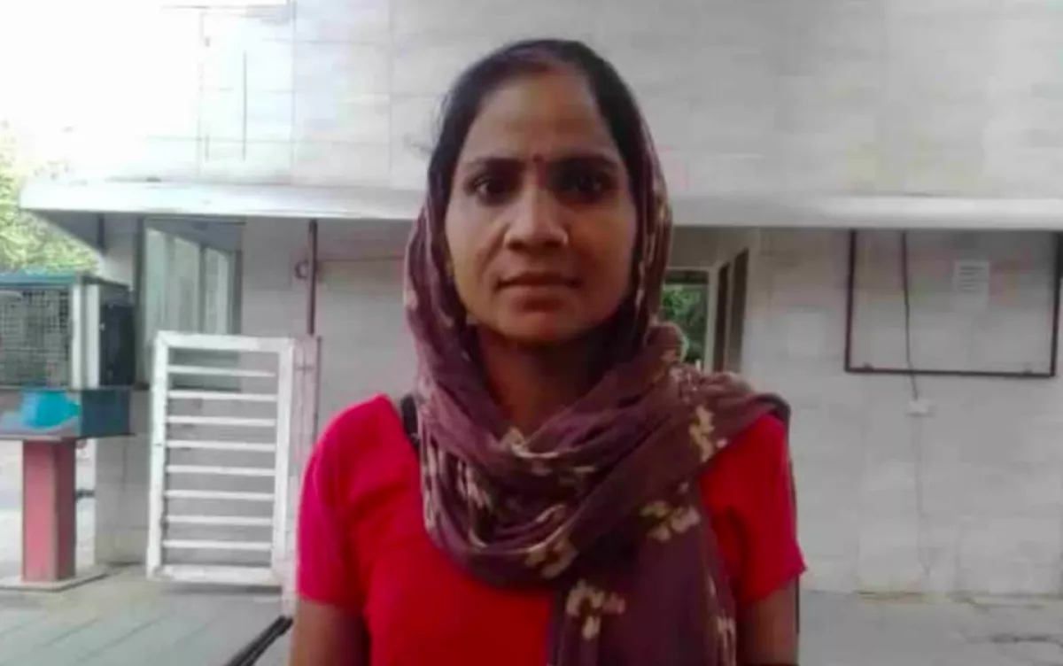 Rajtakapták a házvezetőnőt: gyomorforgató, mit kevert a család ételébe - Videó