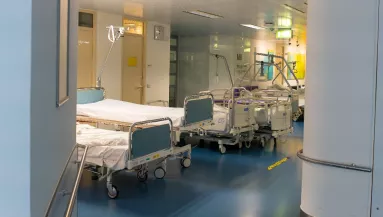 Kómába esett a baleset után a férfi: amikor felébredt és belenézett a tükörbe, hangosan ordítani kezdett