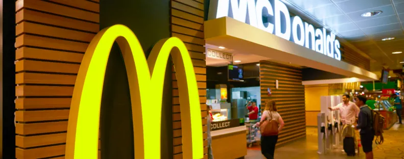 Baktériumriadó a McDonalds-nál! Több embert kórházba vittek, egy meghalt