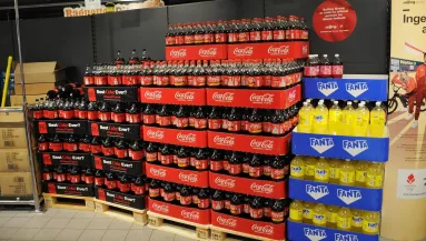 Nem csak a Fanta-ban lehetnek fémdarabok! - Több millió termékét hívja vissza a Coca-Cola