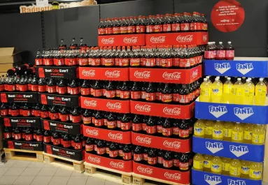 Nem csak a Fanta-ban lehetnek fémdarabok! - Több millió termékét hívja vissza a Coca-Cola