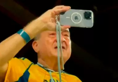 Felismered? Láttad? - Cristiano Ronaldo ezt a rajongóját keresi - Videó