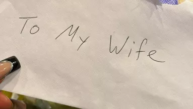 "El kell mondanom az igazat" - Felkavaró levelet kapott a férjétől a nő - Fotók