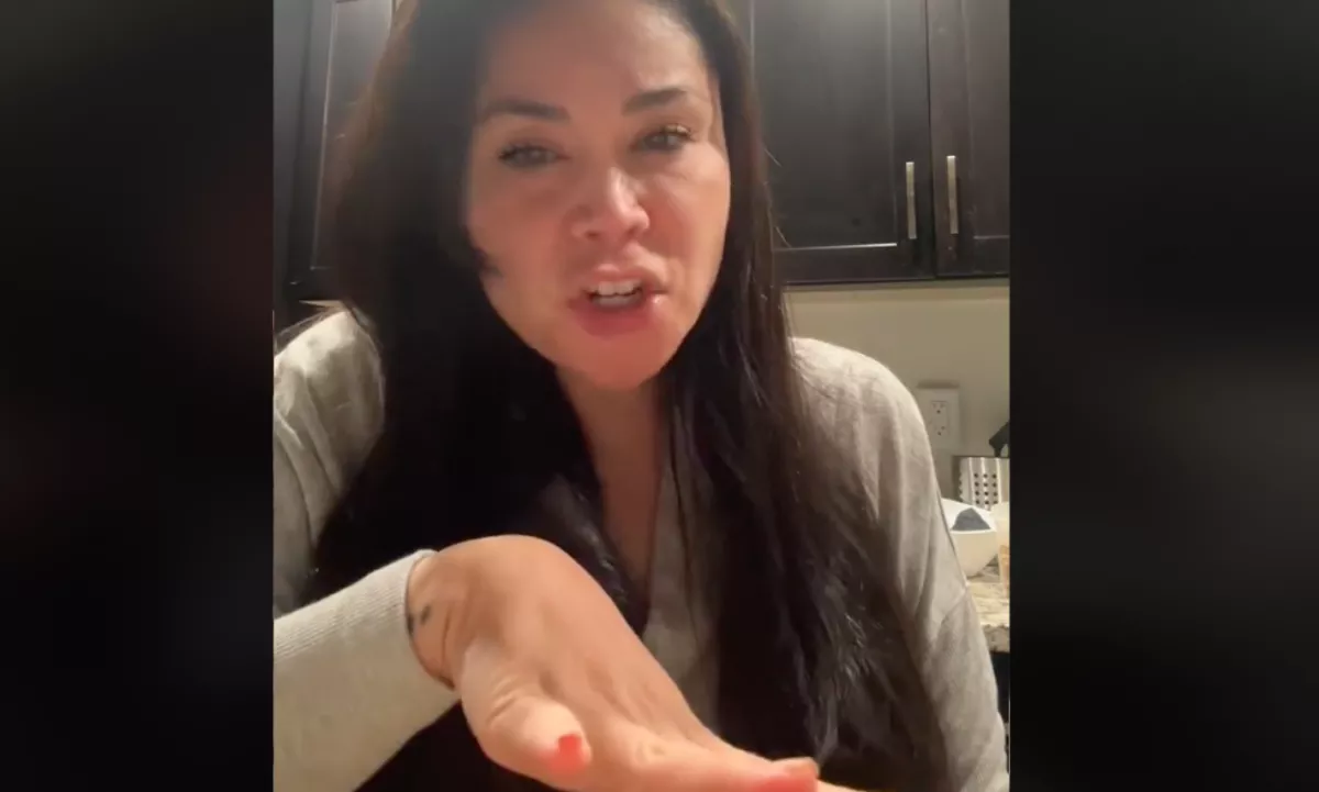 A lánykérés közben jött rá a nő: megcsalja a párja - Videó