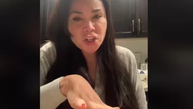 A lánykérés közben jött rá a nő: megcsalja a párja - Videó