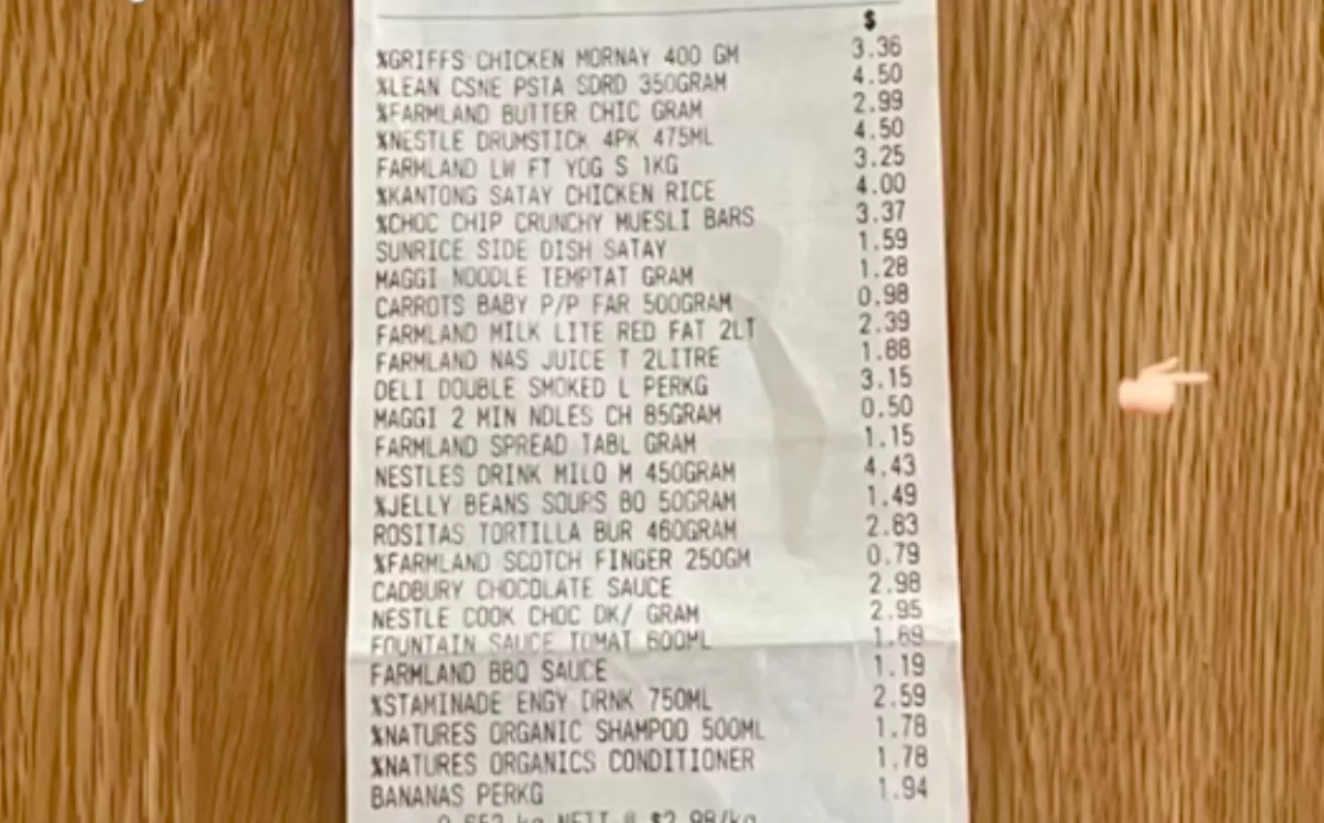 2005-ös bolti blokkot talált az anyuka, és nem hitte el, amit rajta lát - Videó