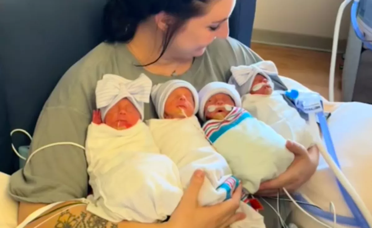 Megrémült a nő, hogy négyes ikreket vár: aztán jött az újabb meglepetés - Videó