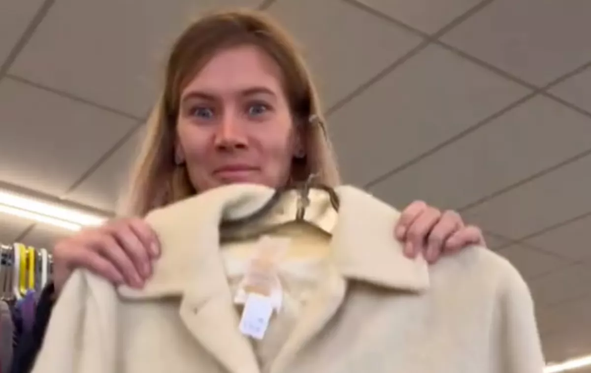 Egy 9600 forintos kabátot talált a nő a turkálóban: amikor jobban megnézte, elakadt a szava - Videó