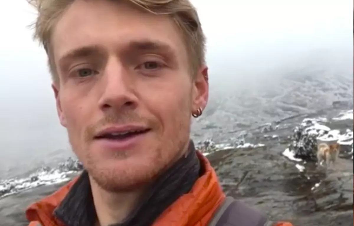 Eltévedt a hegymászó a ködben: aztán váratlan csoda történt - Videó