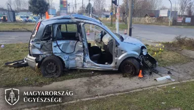 Vezetés közben aludt el a szegedi lány: a busz kamerája rögzítette a brutális balesetet - Videó
