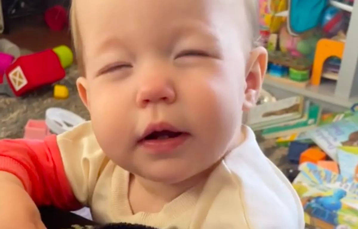 Folyton összeszorította a szemét a kislány: amit az orvos után kiderült, pusztító - Videó