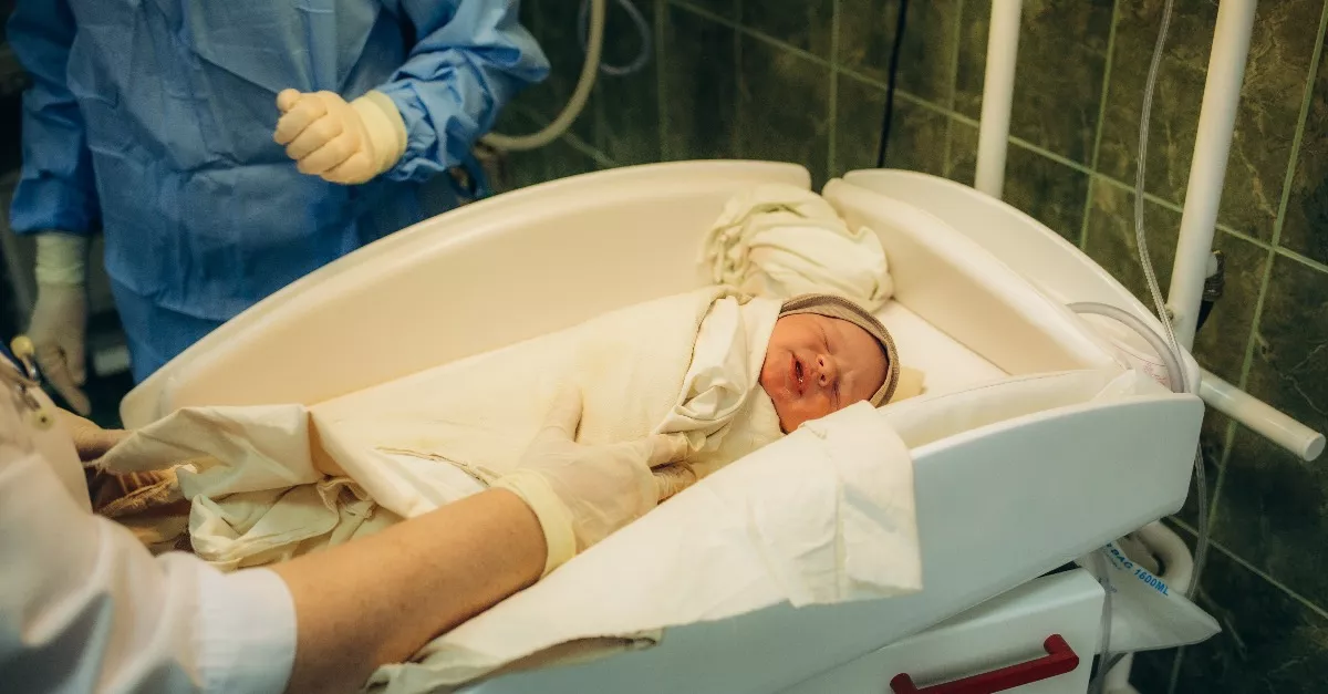 Több millió hálapénz: szülésznőkre csaptak le a zsaruk - Közlemény érkezett