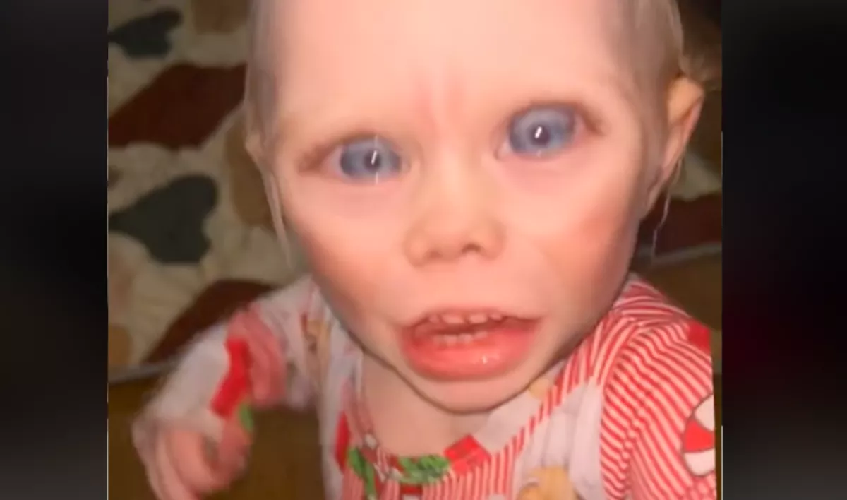 Aranyos videót akart az ikerlányairól: az eredmény megrémíti a világot - Videó