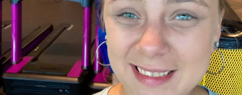 Drogmámor: a saját szemeit tépte ki egy 20 éves lány - Megrázó videó a neten