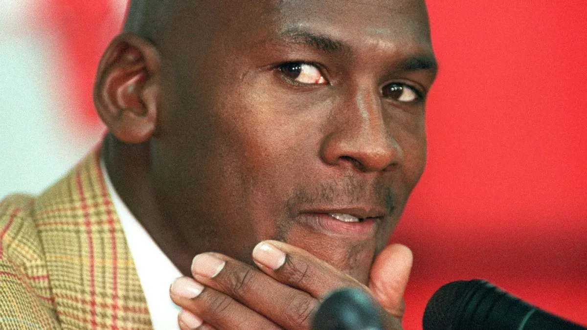 12 év után: 3, 7 milliárdért kelt el Michael Jordan legendás chicagói villája - Videón a csoda