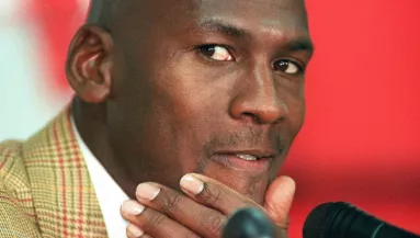 12 év után: 3, 7 milliárdért kelt el Michael Jordan legendás chicagói villája - Videón a csoda
