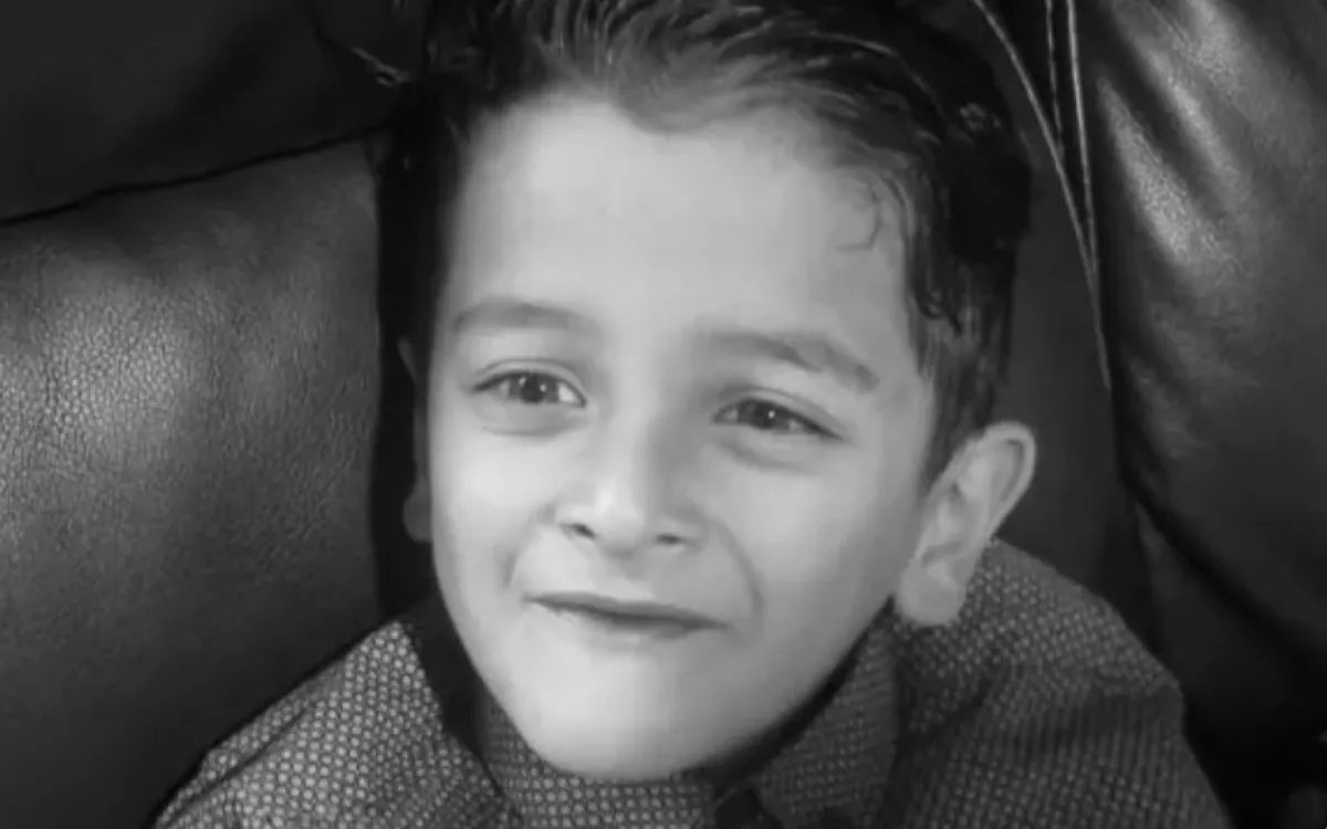 Álmában halt meg egy 6 éves kisfiú, akit hazaküldtek az iskolából, mert beütötte a fejét - Fotók