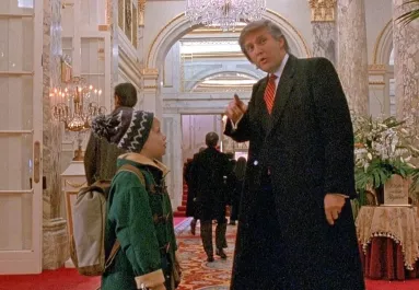 Reszkessetek betörők - Elveszve New Yorkban: így kapott Donald Trump szerepet benne - Videó