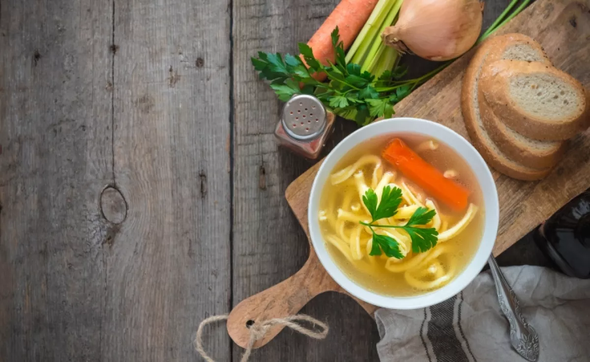 Ezek a híres séfek legjobb trükkjei az elsózott levesre