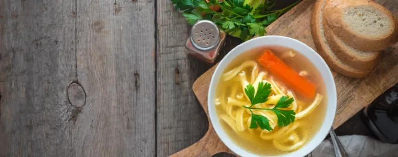 Ezek a híres séfek legjobb trükkjei az elsózott levesre