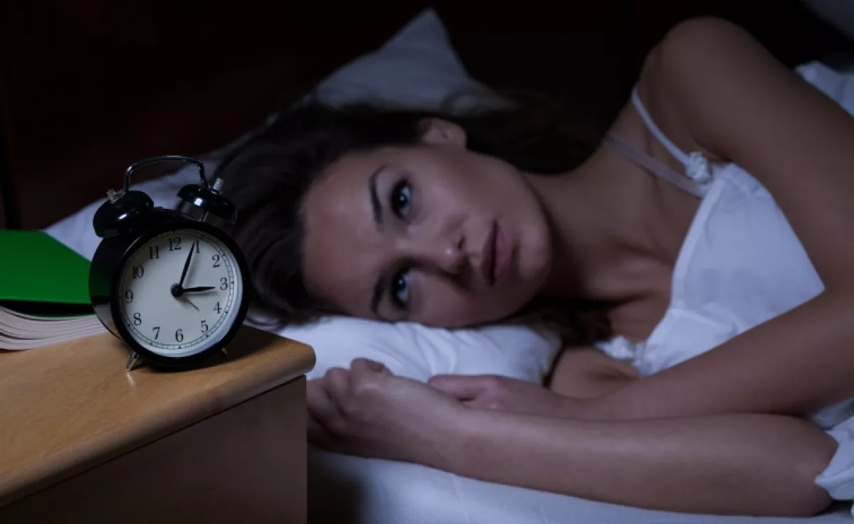 Ezzel a trükkel 5 perc alatt elalszol: ha kipróbálod ezt a technikát, sosem fogod abbahagyni az alkalmazását!