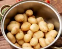 Nem a só vagy az ecet: ezt tedd a krumpli főzővizébe, hogy a burgonya hamarabb megpuhuljon