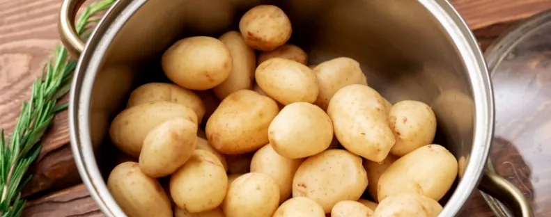 Nem a só vagy az ecet: ezt tedd a krumpli főzővizébe, hogy a burgonya hamarabb megpuhuljon