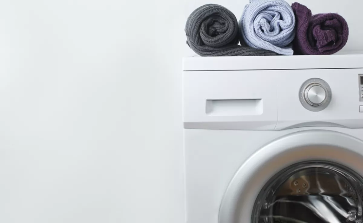 Nem az ecet az: ettől a filléres csodaszertől nem fognak kifakulni a sötét ruhák mosás közben
