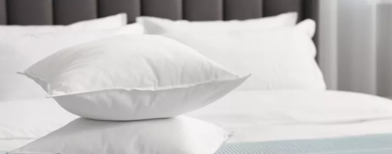 Erősebb, mint az ecet: ez a keverék 15 perc alatt eltünteti a sárga foltokat a párnáról