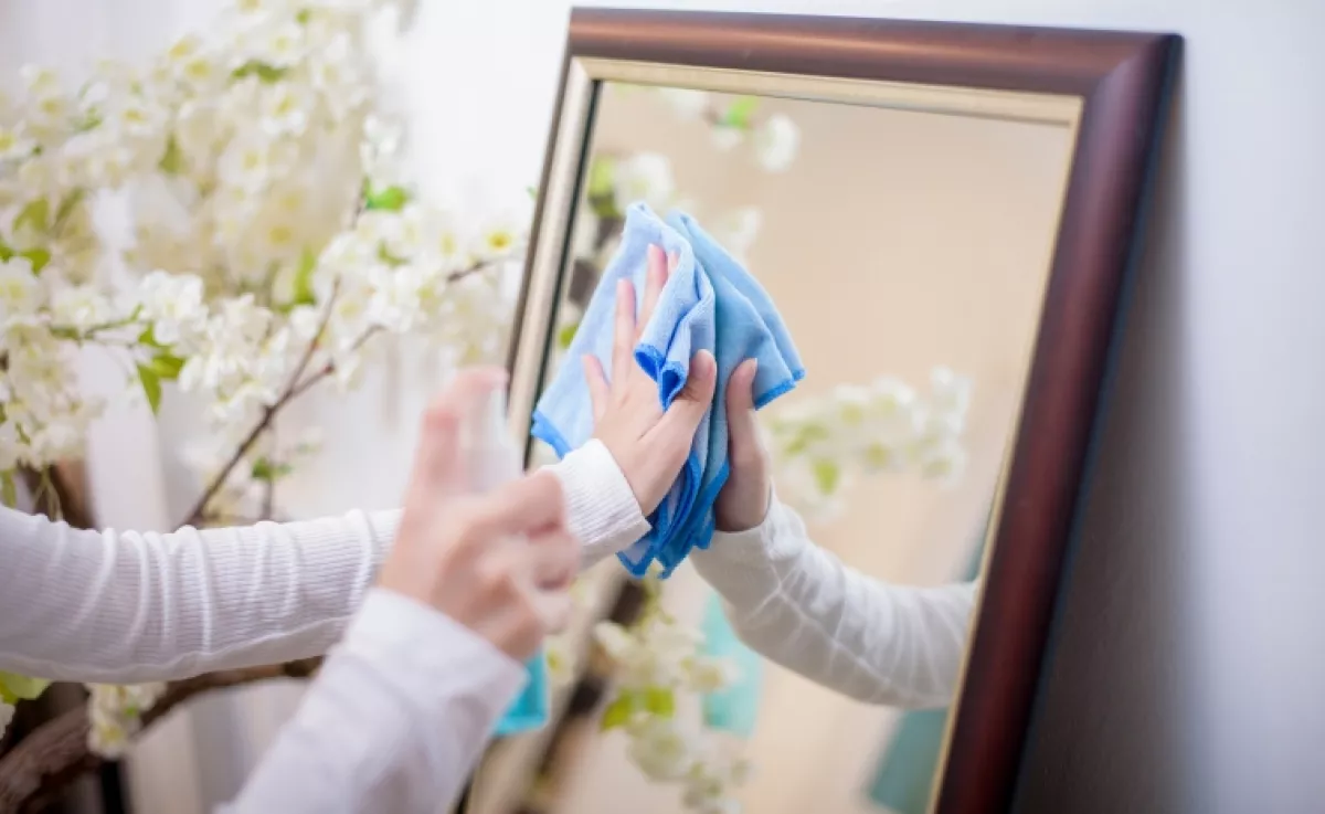 Filléres trükk: nem lesz többé karcos a tükör, ha ezt csinálod - Egy dolog kell hozzá