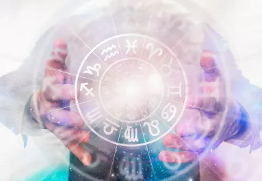 Ezt a 3 csillagjegyet homlokon csókolja a szerencse a hónap végén