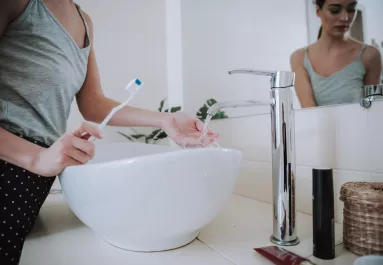 Még megmentheted a lefolyót: ez a 3 jel figyelmeztet arra, hogy hamarosan eldugul a mosdókagyló