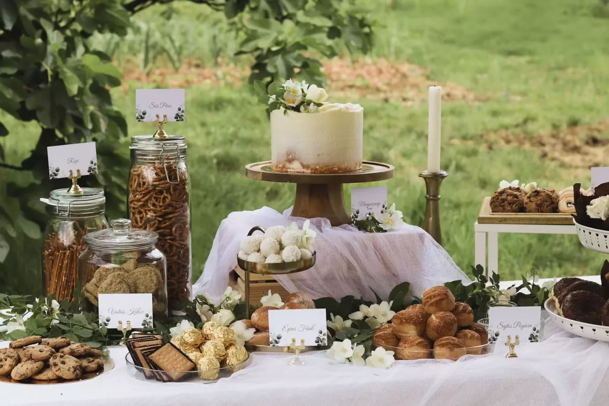 Milyen esküvői ültetőkártya-tartók közül választhatunk?