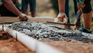 Betonsimítás: kézzel vagy géppel érdemes elvégezni?