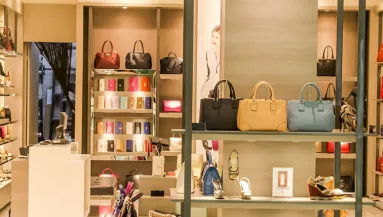 Egy örök szakma: a bolti eladó