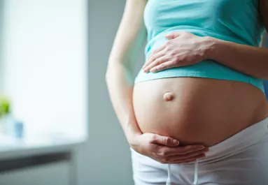 Váratlan bejelentés: babát vár a magyar sztárpár - Fotó