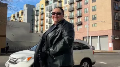 30 lányt hívott meg a buliba a nő: ami ezután történt, mindent a feje tetejére állított - Videó