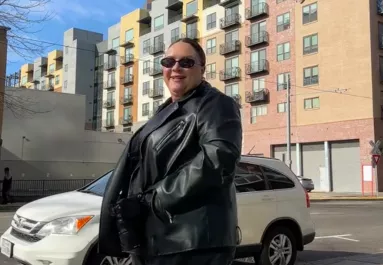 30 lányt hívott meg a buliba a nő: ami ezután történt, mindent a feje tetejére állított - Videó