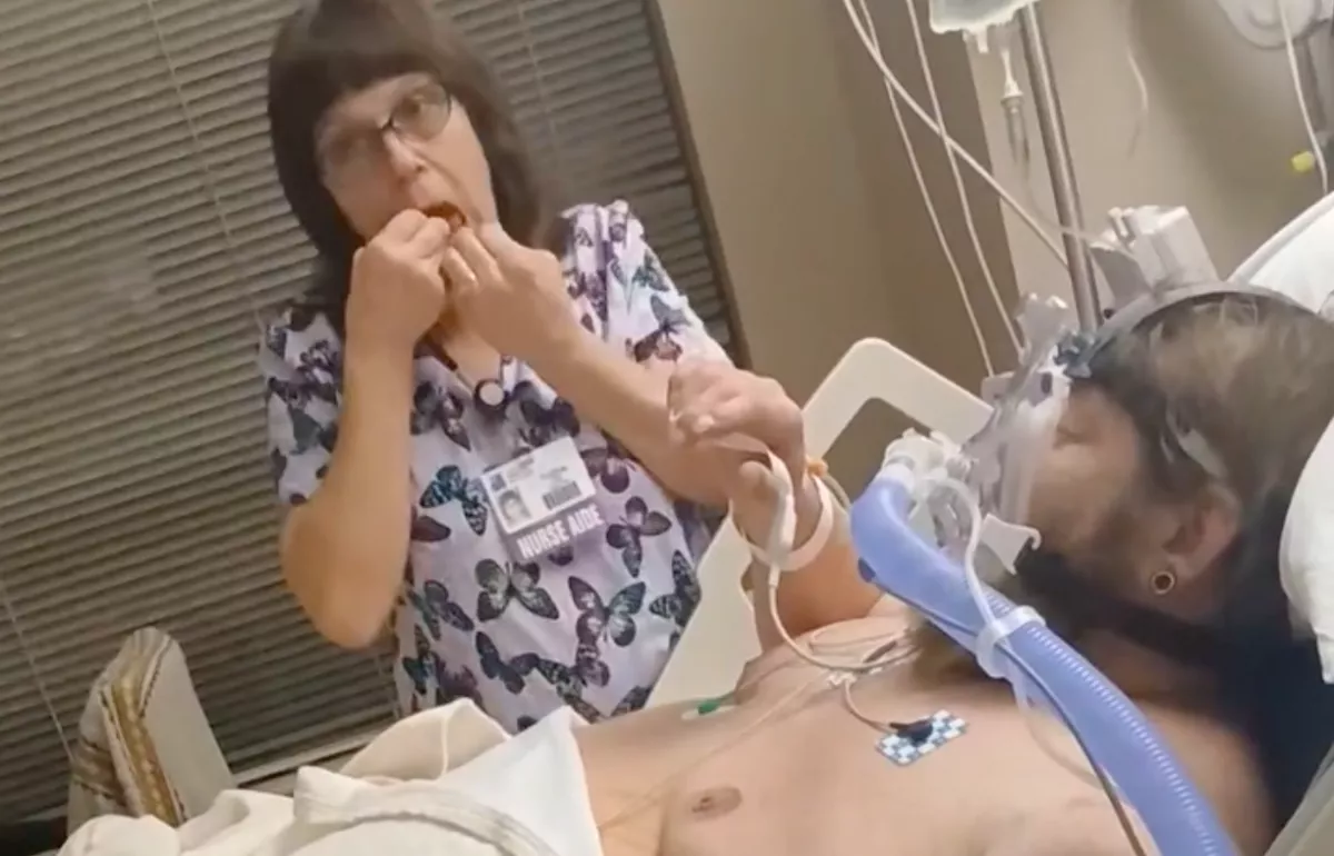 Undorító dolgot tett a nővér a magatehetetlen beteg ágyánál - Videó