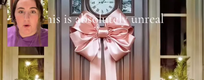 Azt hitte a nő, egy hatalmas masnit rendelt a Temun a bejárati ajtóra: aztán megjött a csomag - Videó