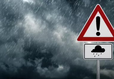 70 km/h-s szél és zivatarok: több vármegyére is riasztást adtak ki