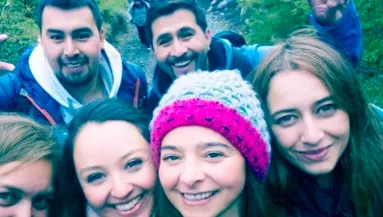 Hátborzongató csoportszelfi okoz félelmet ér rettegést a neten