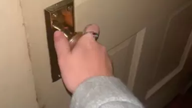 263 éves házba költözött a lány: titokzatos dolgok okoznak félelmet - Videó