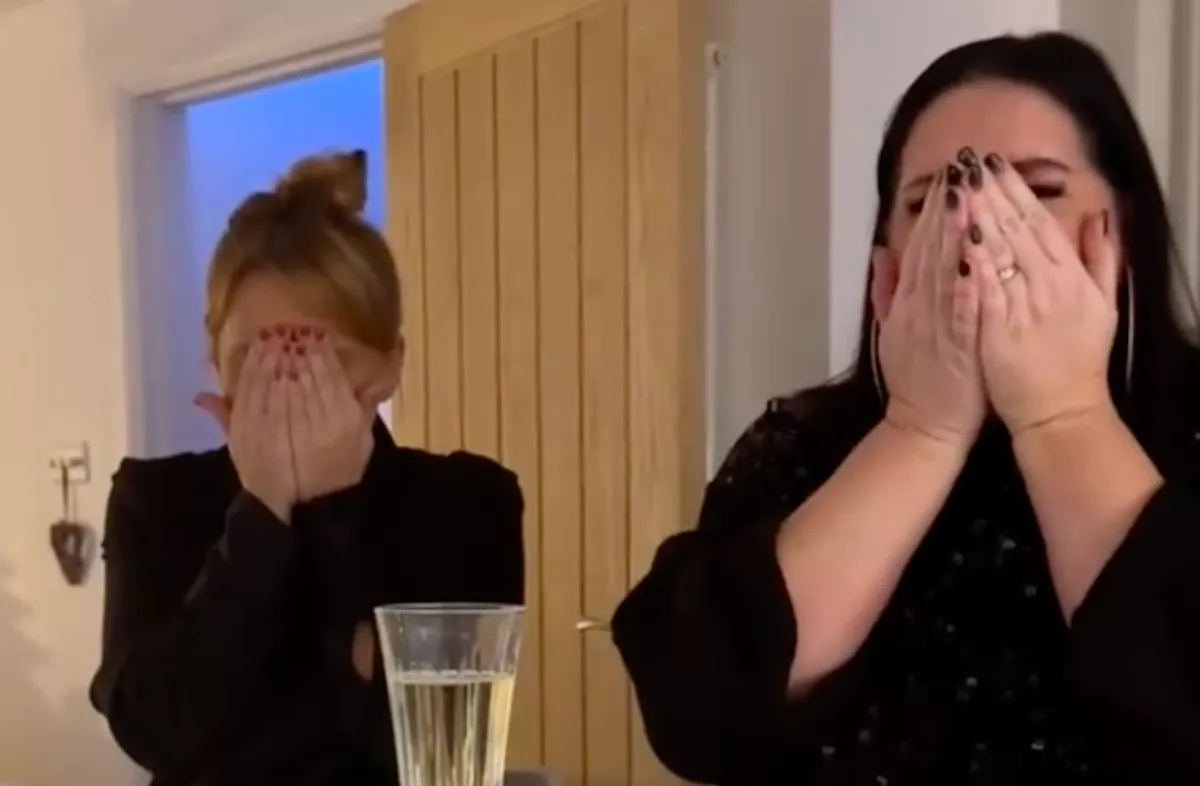 El akarja mondani a nő a barátnőinek, hogy terhes: ezután nem sokkal milliók nevetnek - Videó