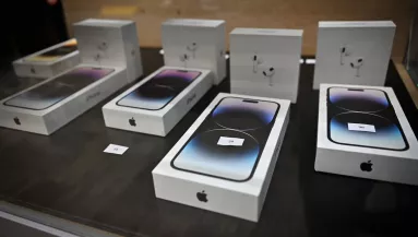 Itt a meglepetés: olcsó iPhone-t mutatott be az Apple - Ezt lehet tudni róla